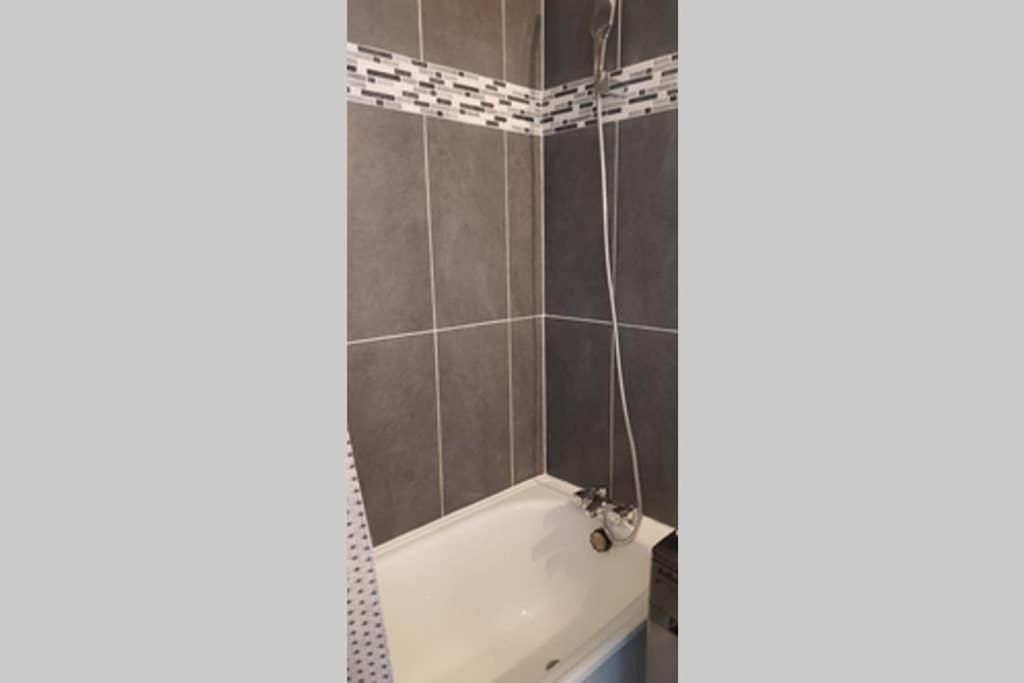 Beau Studio Renove 30M2 Balcon Vue Paris+Parking Apartment Exterior photo